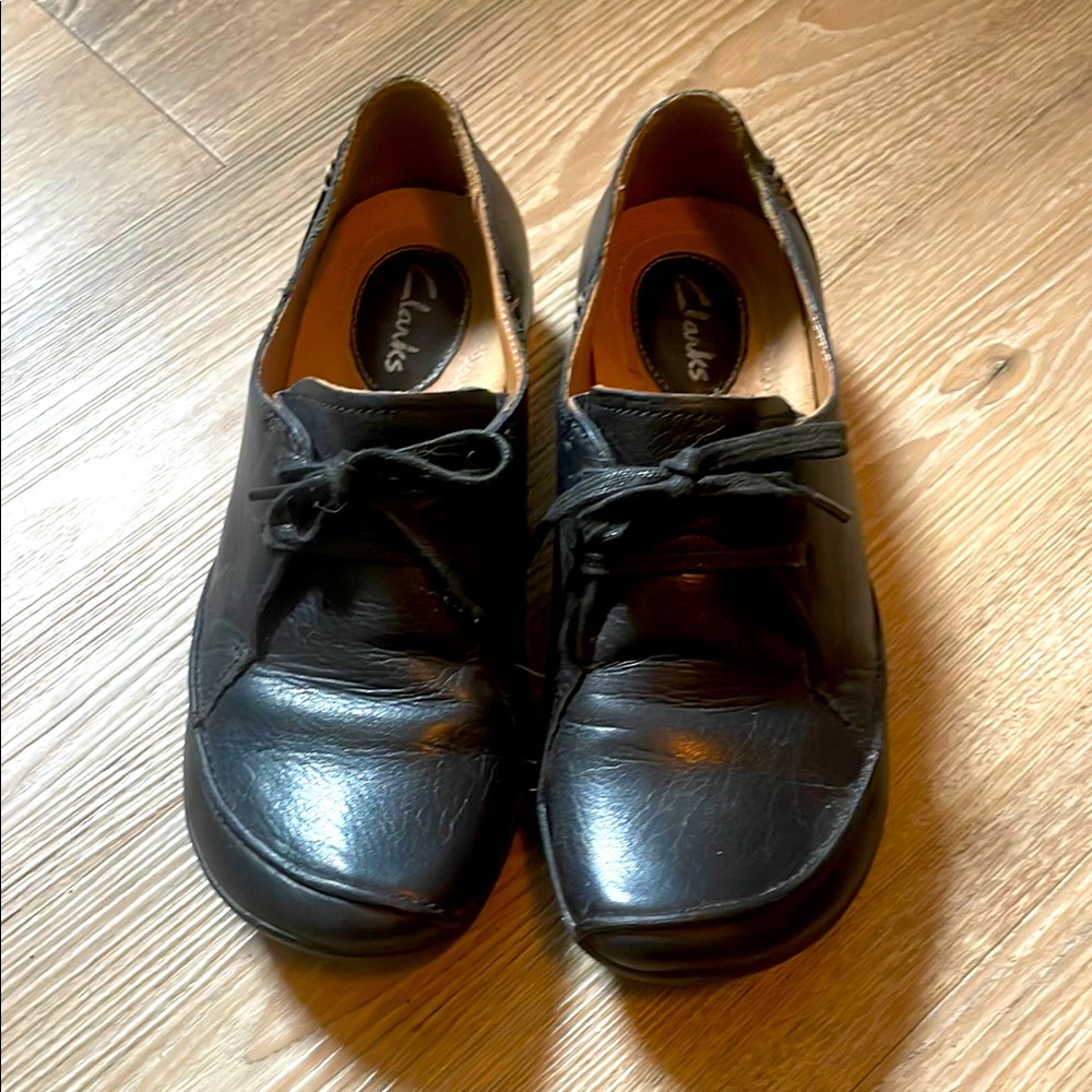 Clarks Black Leather Oxfords with Decorative Lace